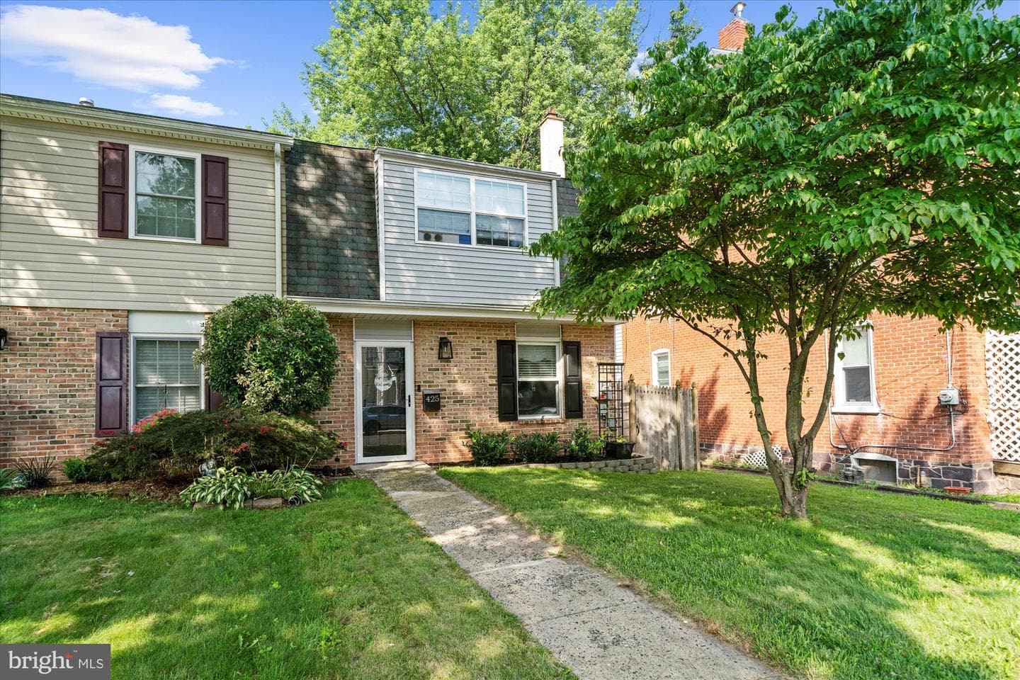 425 Seminary Street photo 1