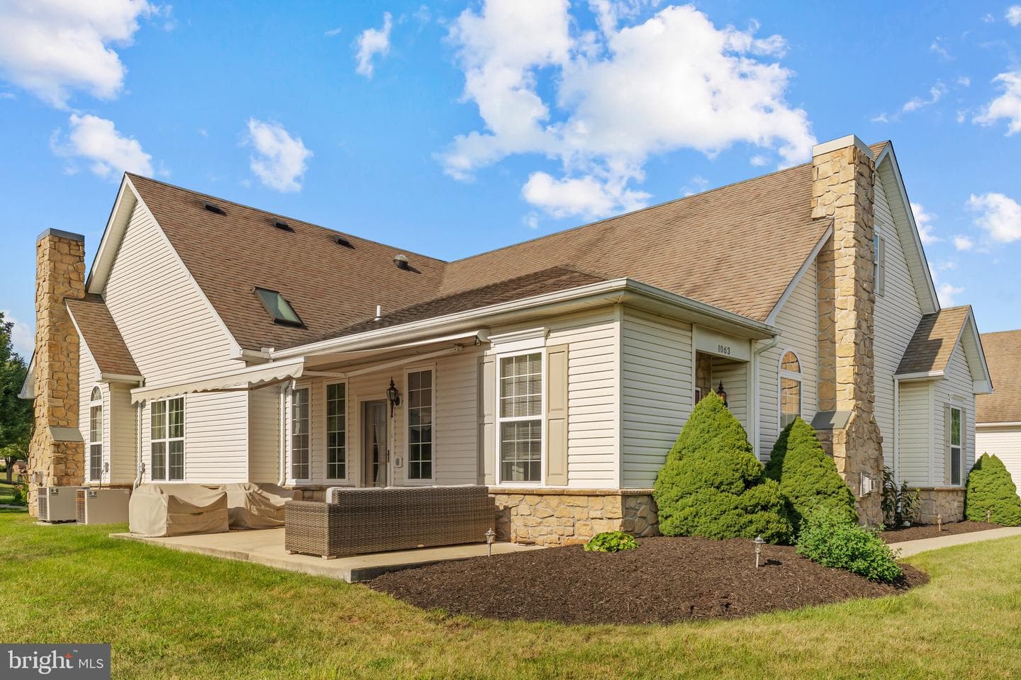 1063 Bordeaux Lane photo 3