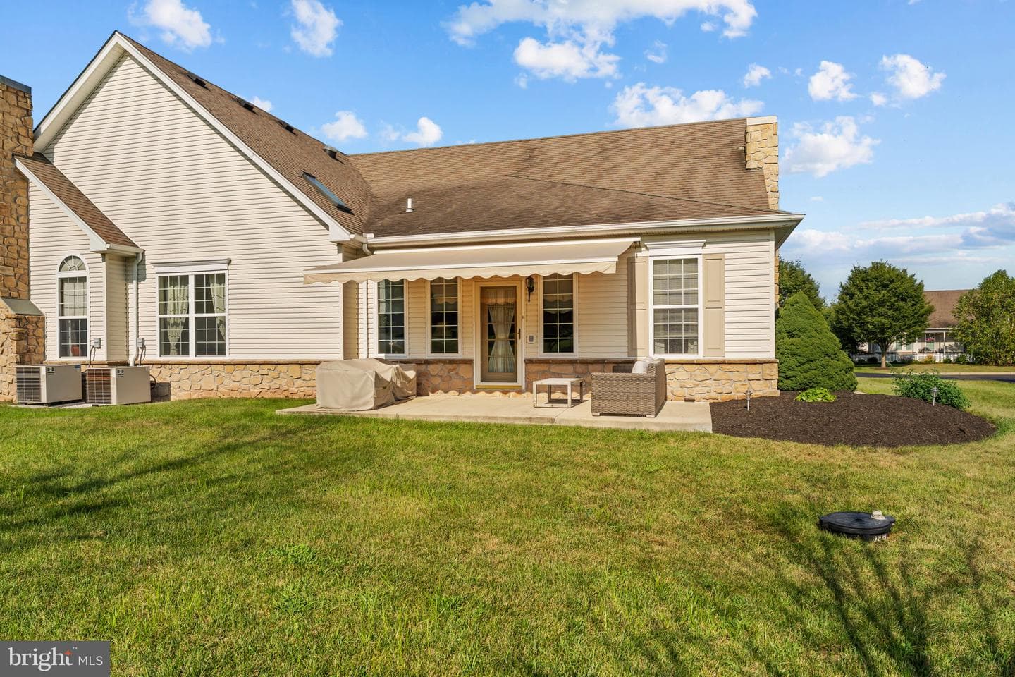 1063 Bordeaux Lane photo 4