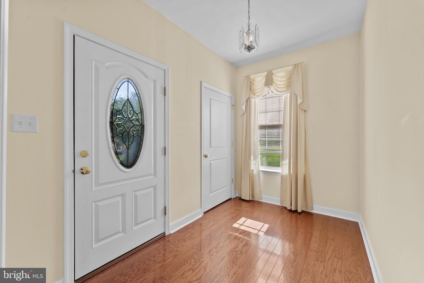 1063 Bordeaux Lane photo 5
