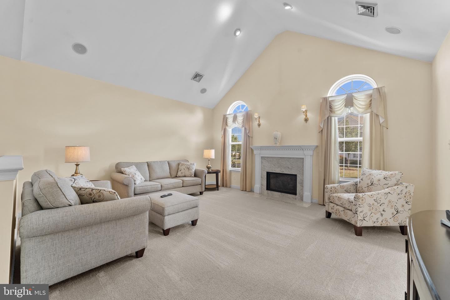 1063 Bordeaux Lane photo 6