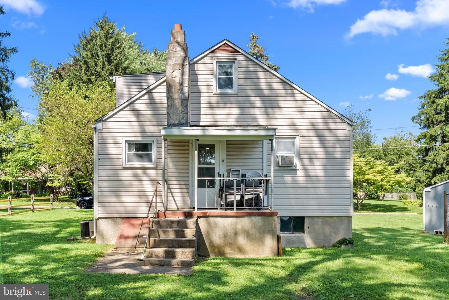 612 Brook Street photo 24