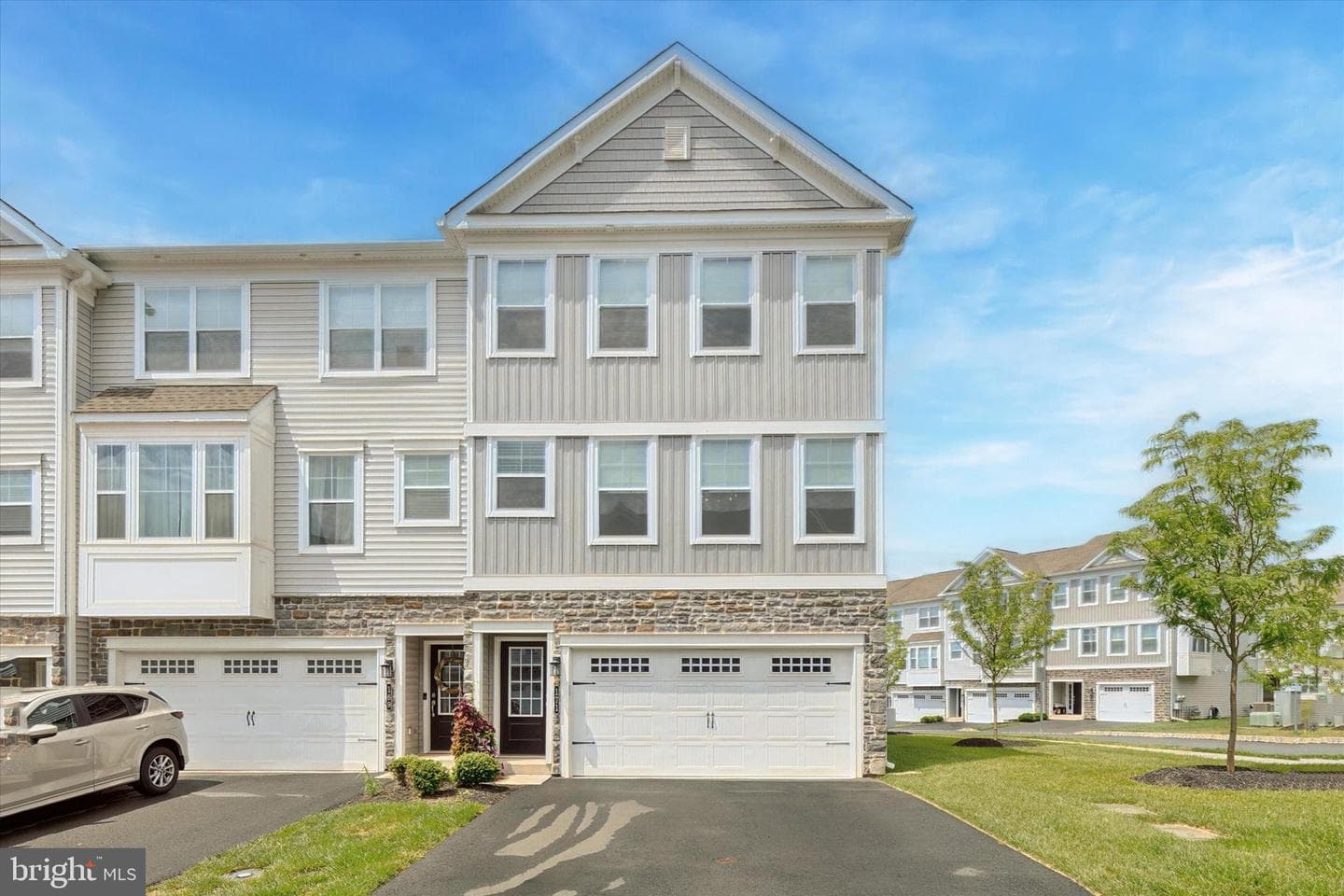 171 Larrabee Way photo 1