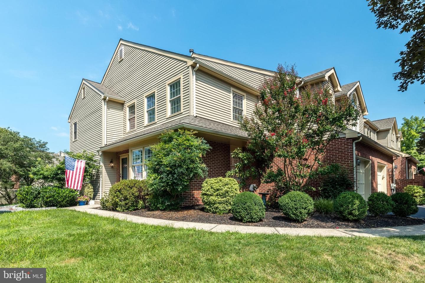 225 Nevin Lane photo 1