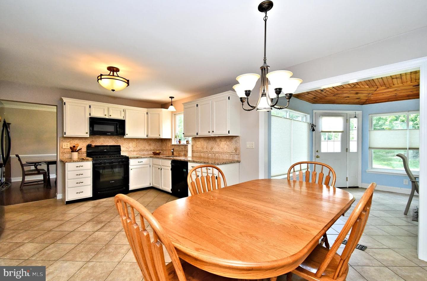 19 Firethorn Drive photo 14