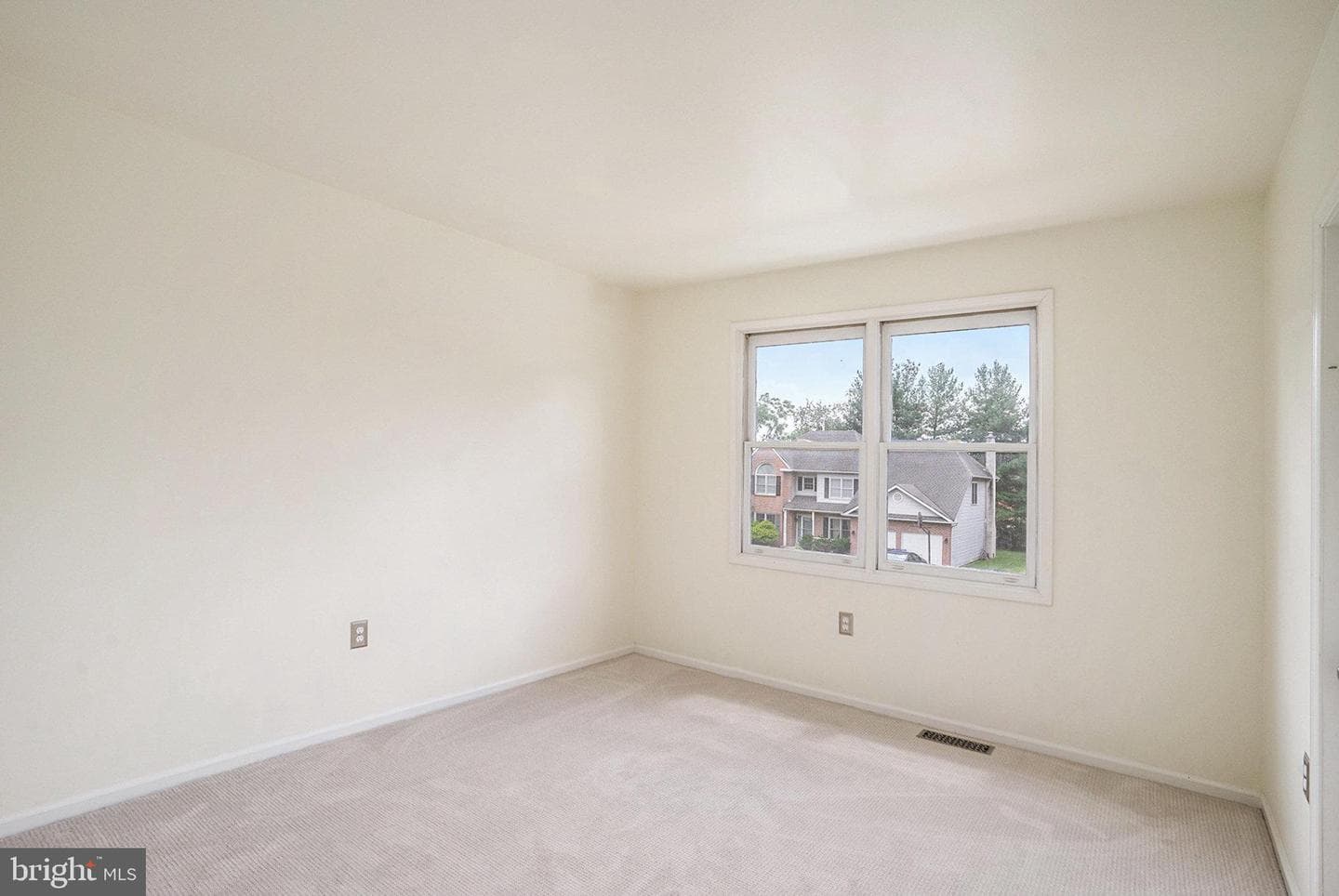 235 Freeland Drive photo 32