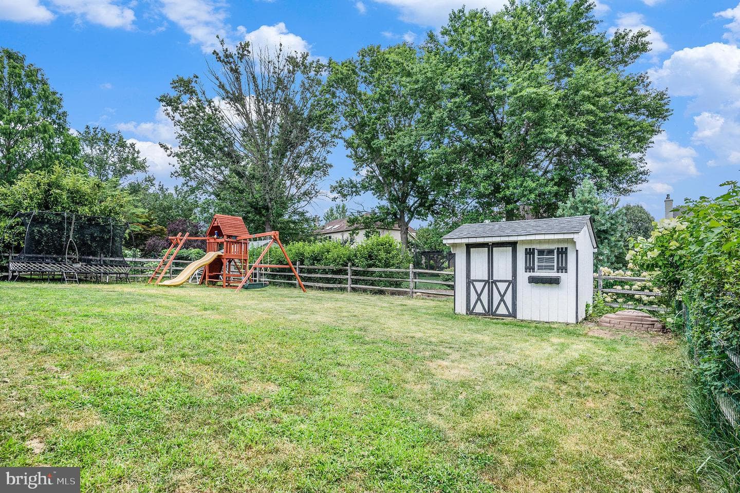 235 Freeland Drive photo 38
