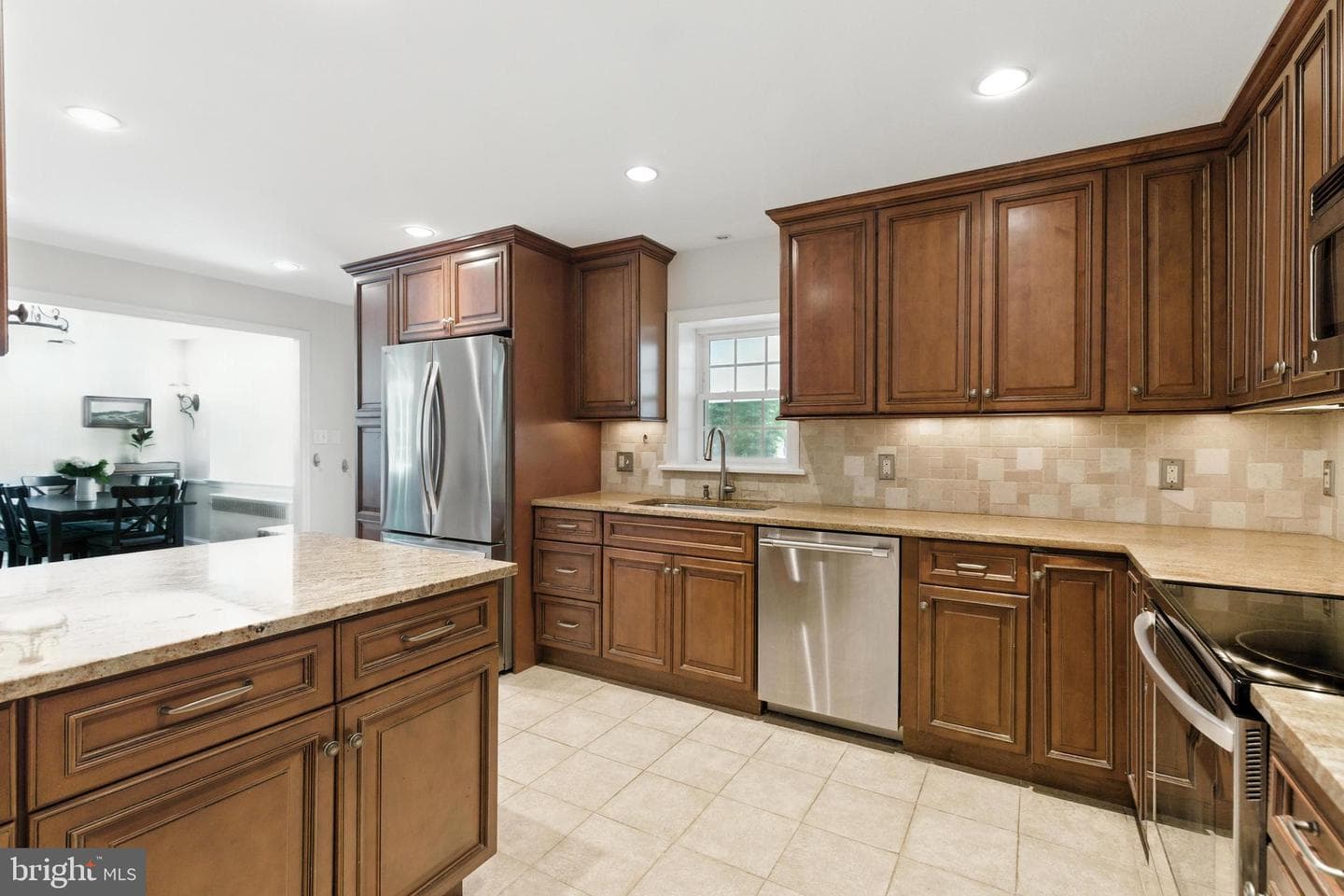 520 Twin Oaks Drive photo 10