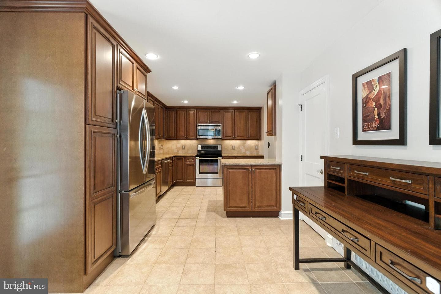 520 Twin Oaks Drive photo 14
