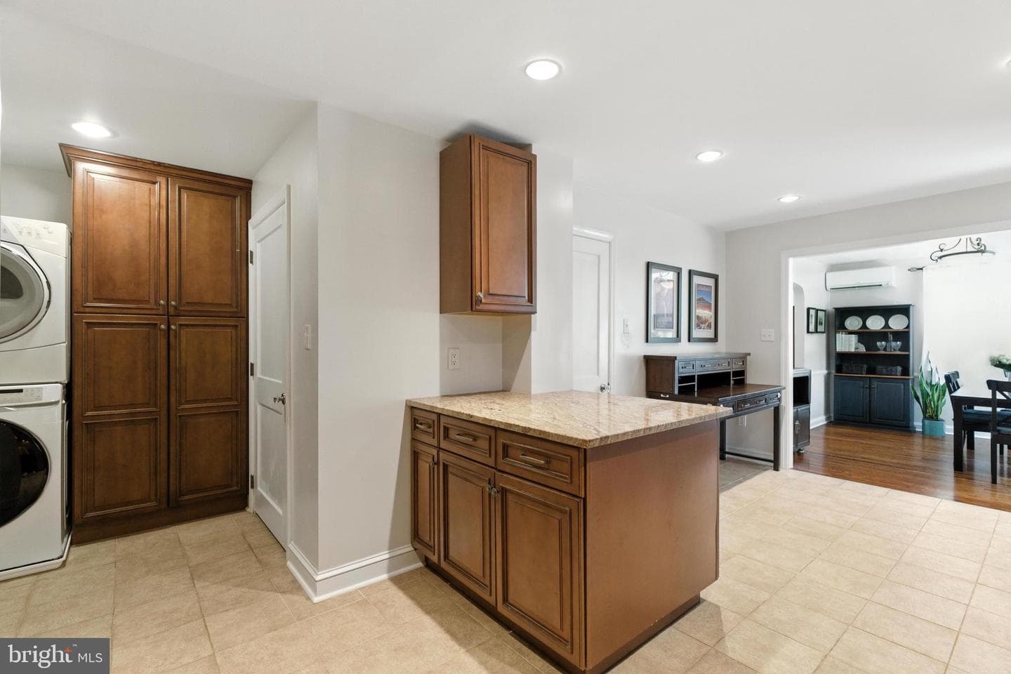 520 Twin Oaks Drive photo 15