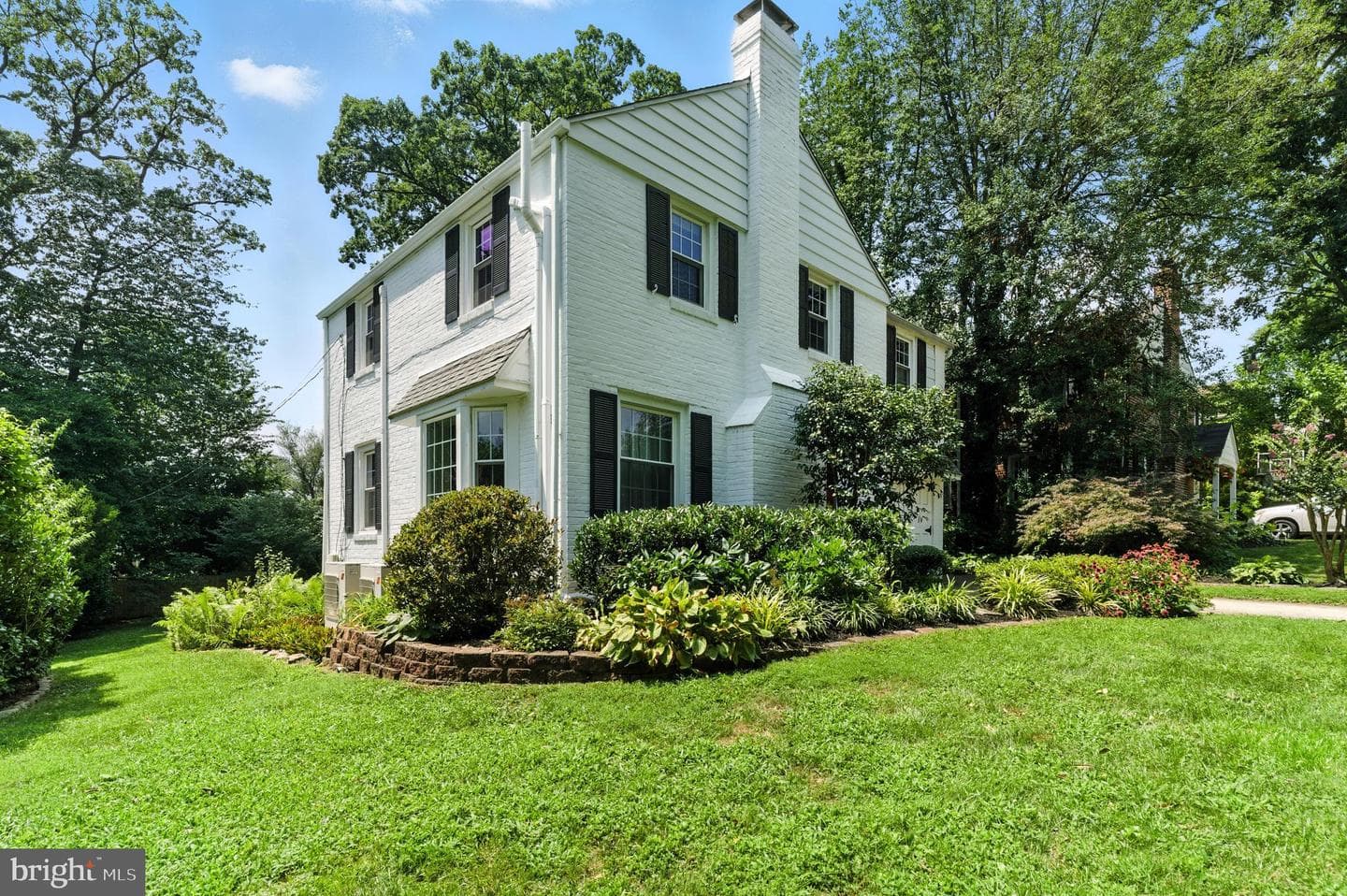520 Twin Oaks Drive photo 2