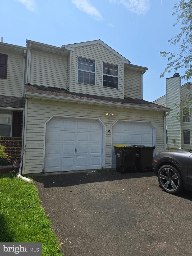 107 Jonathan Drive photo 2
