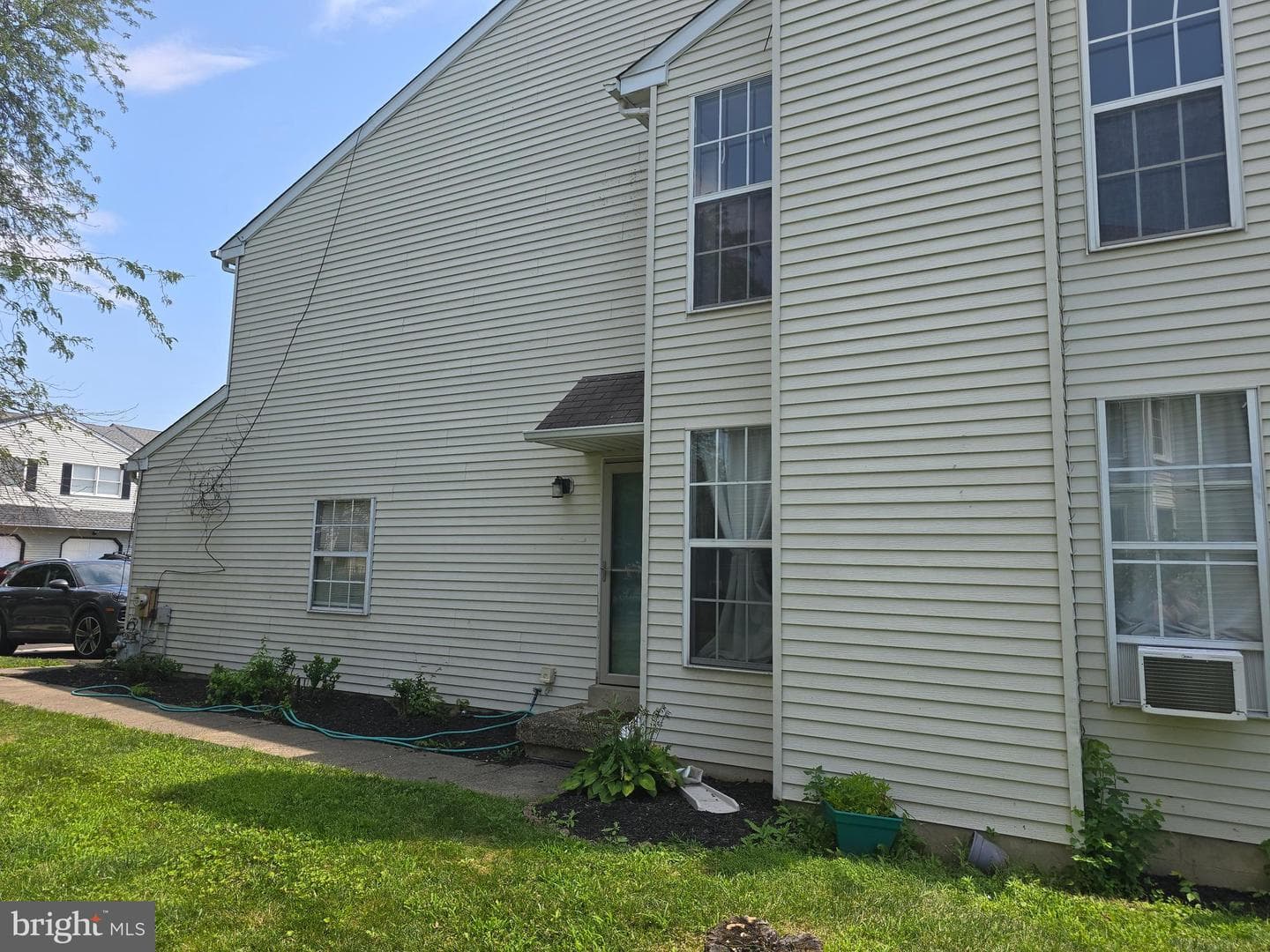 107 Jonathan Drive photo 4