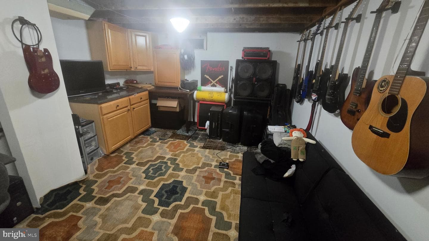 943 Walnut Street photo 13