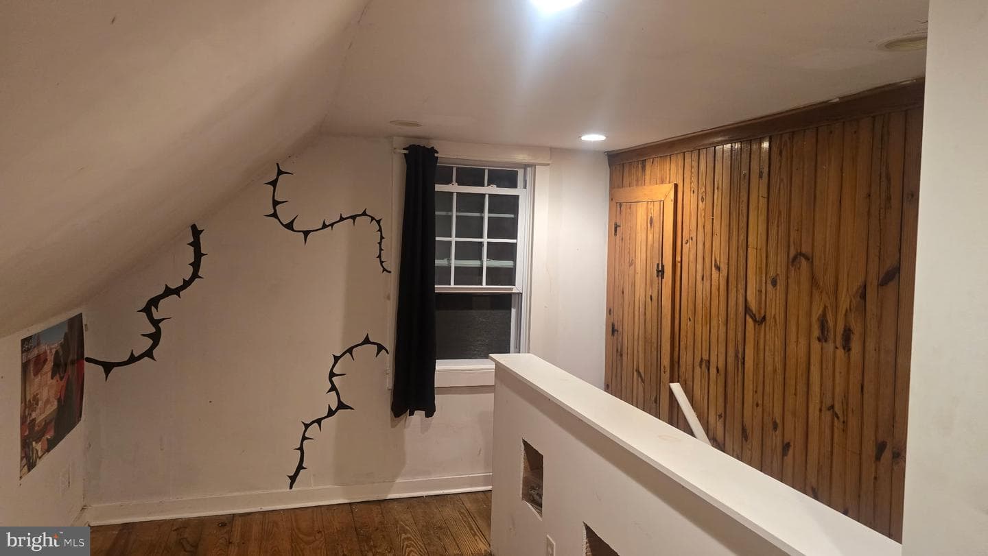 943 Walnut Street photo 15