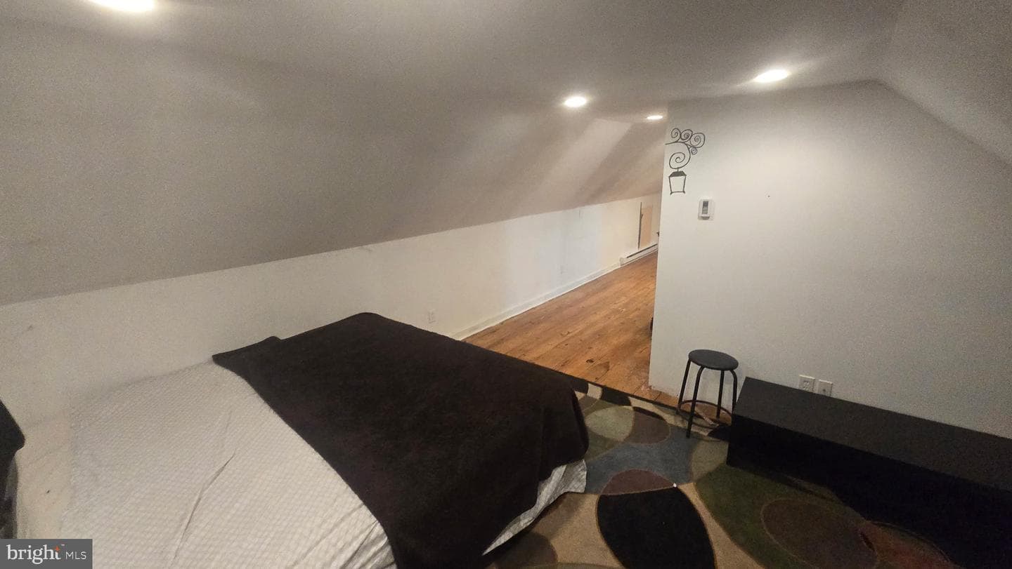 943 Walnut Street photo 17