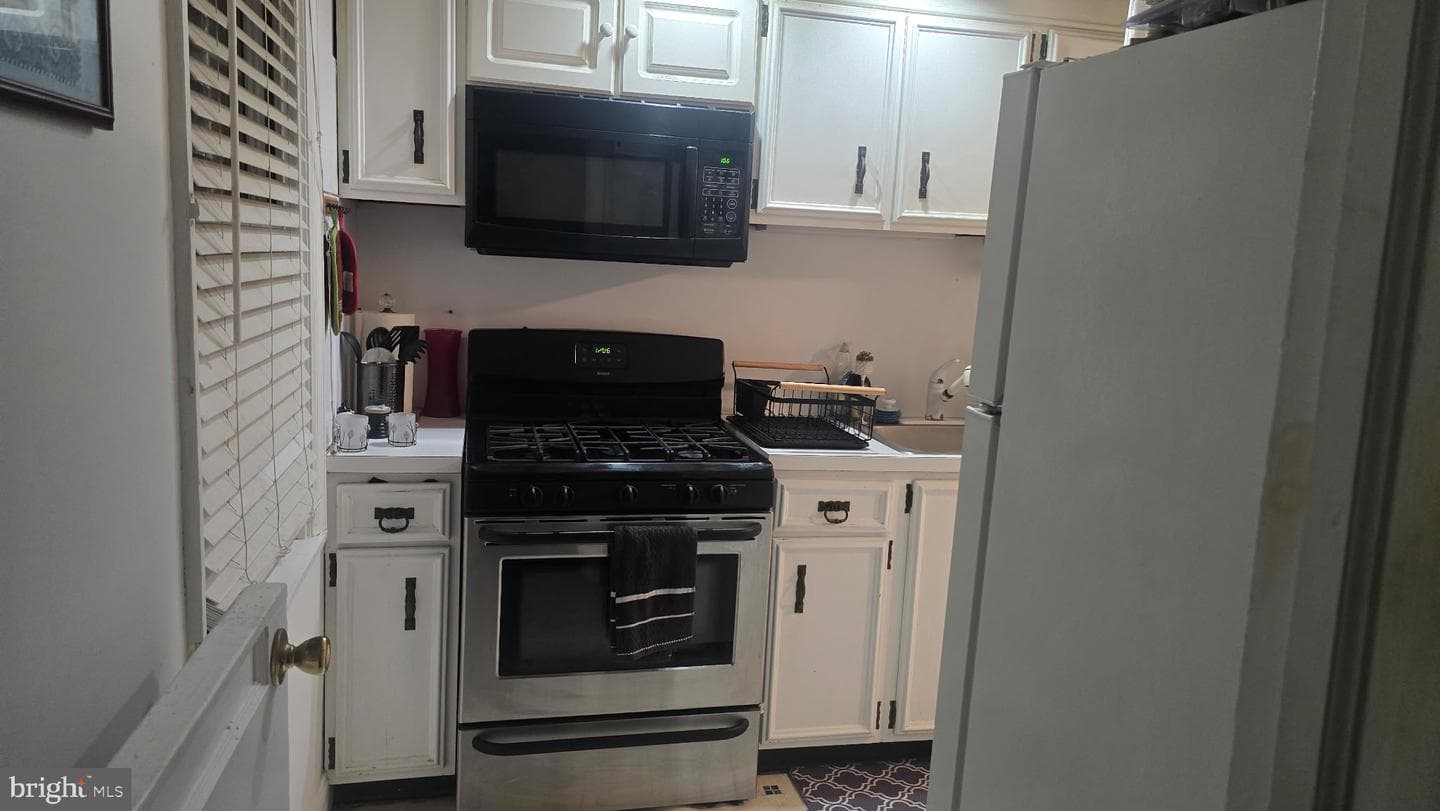 943 Walnut Street photo 8