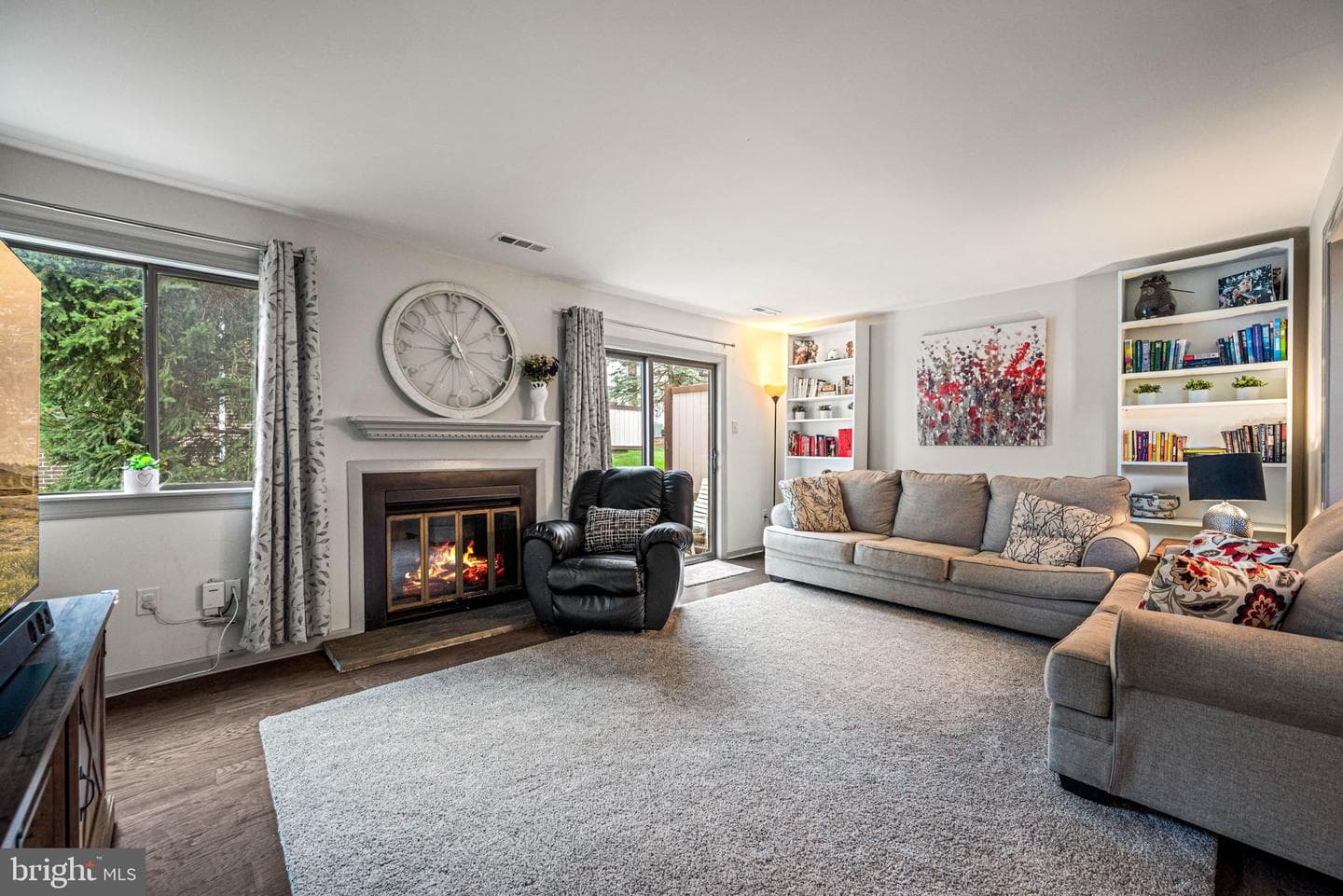 1801 Linden Way photo 3