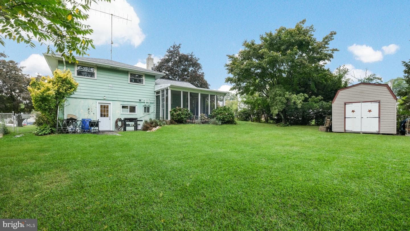 2721 Rossiter Avenue photo 23
