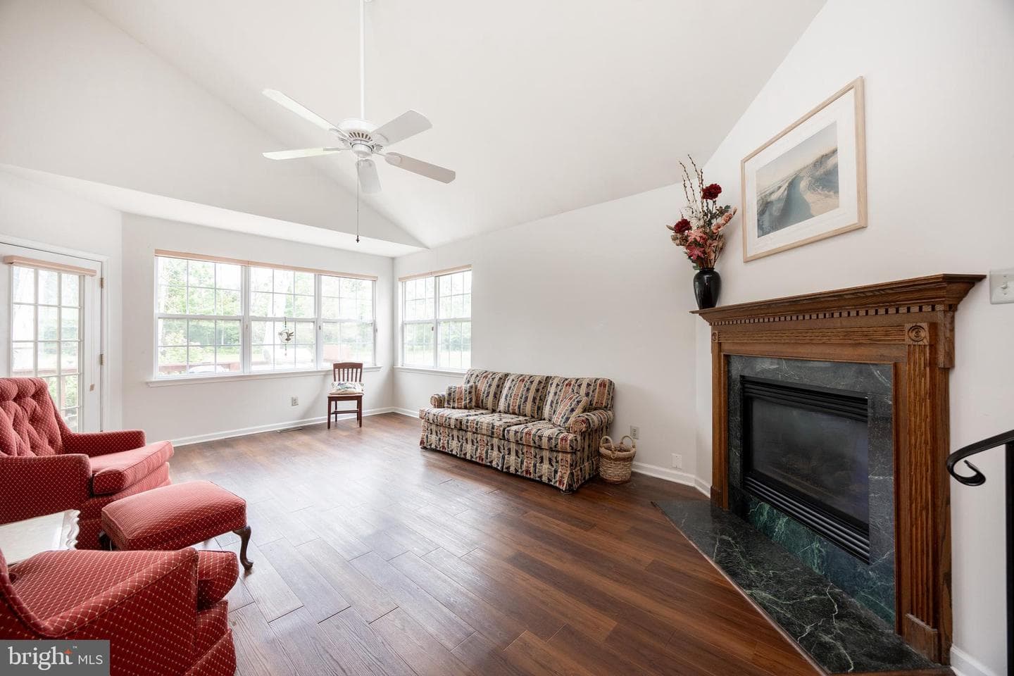 16 Longcross Road photo 22