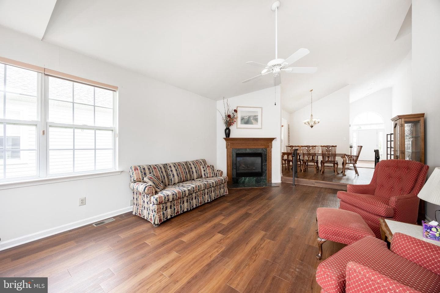16 Longcross Road photo 23