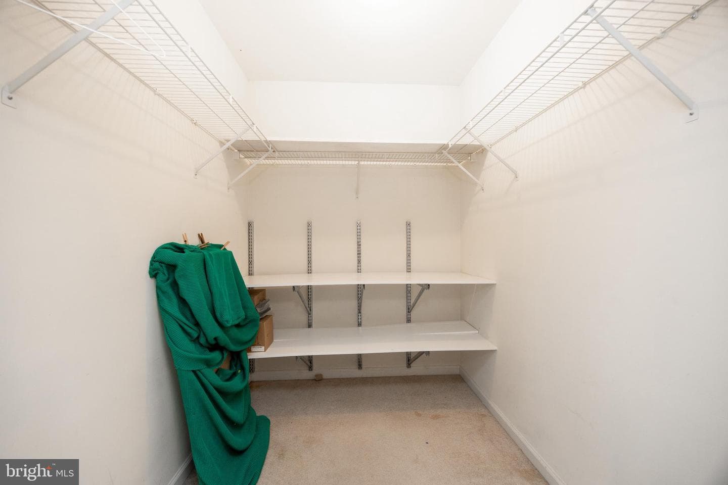 16 Longcross Road photo 26