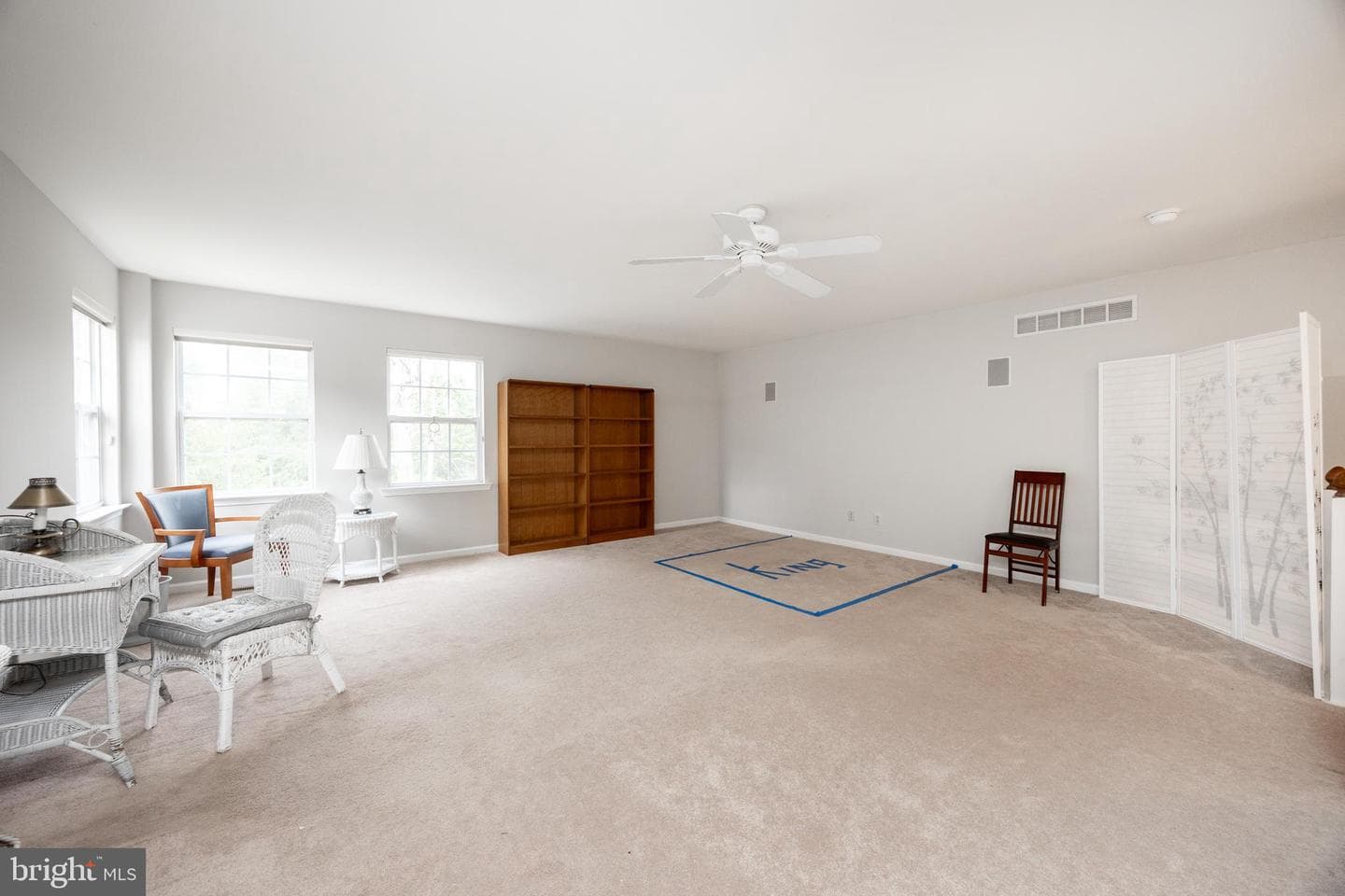 16 Longcross Road photo 31