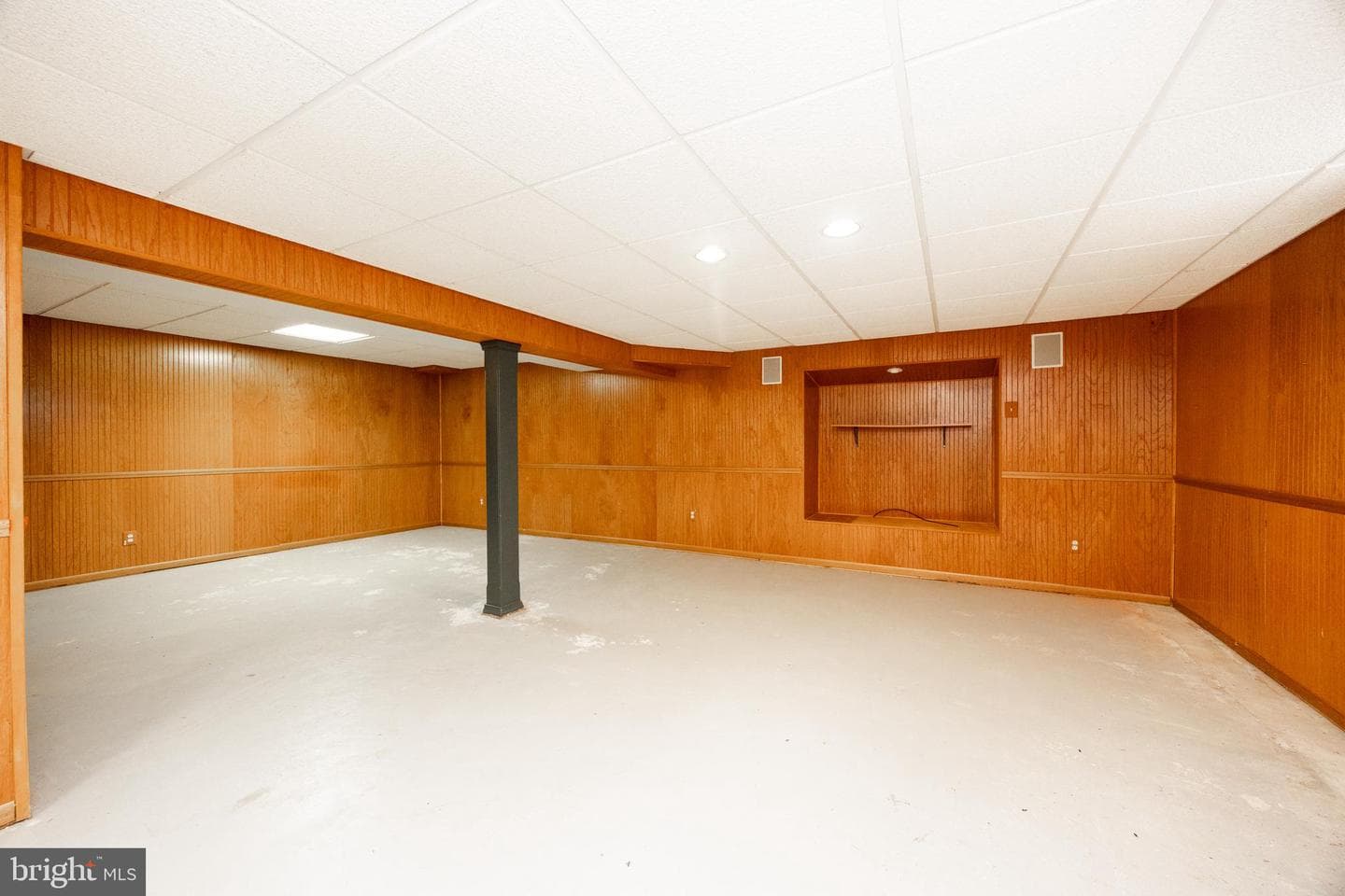 16 Longcross Road photo 41