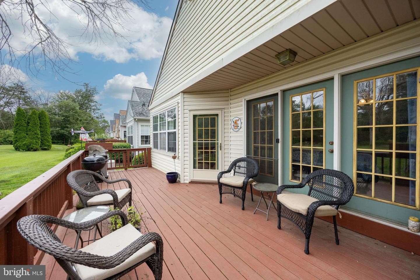 16 Longcross Road photo 47