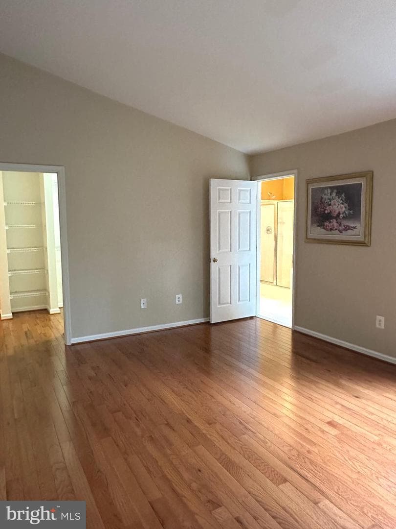 301 Devon Court photo 21