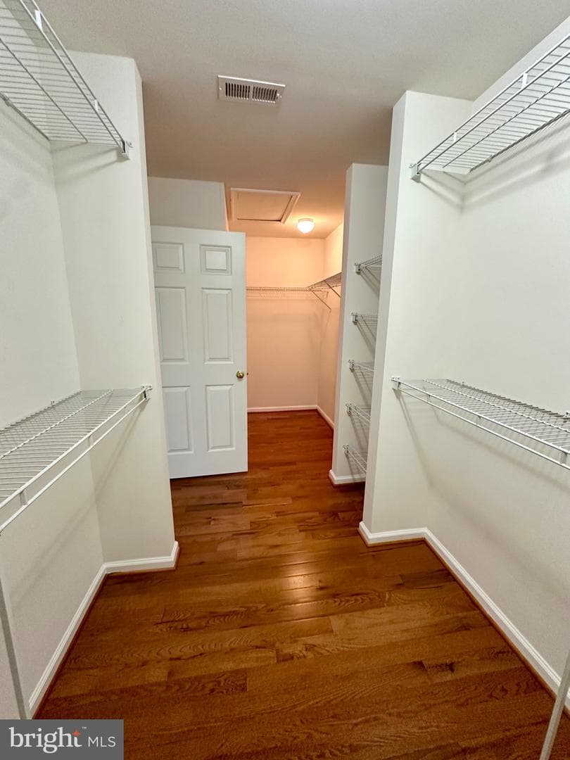 301 Devon Court photo 22