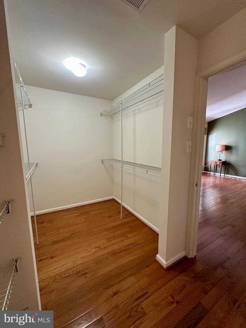 301 Devon Court photo 23