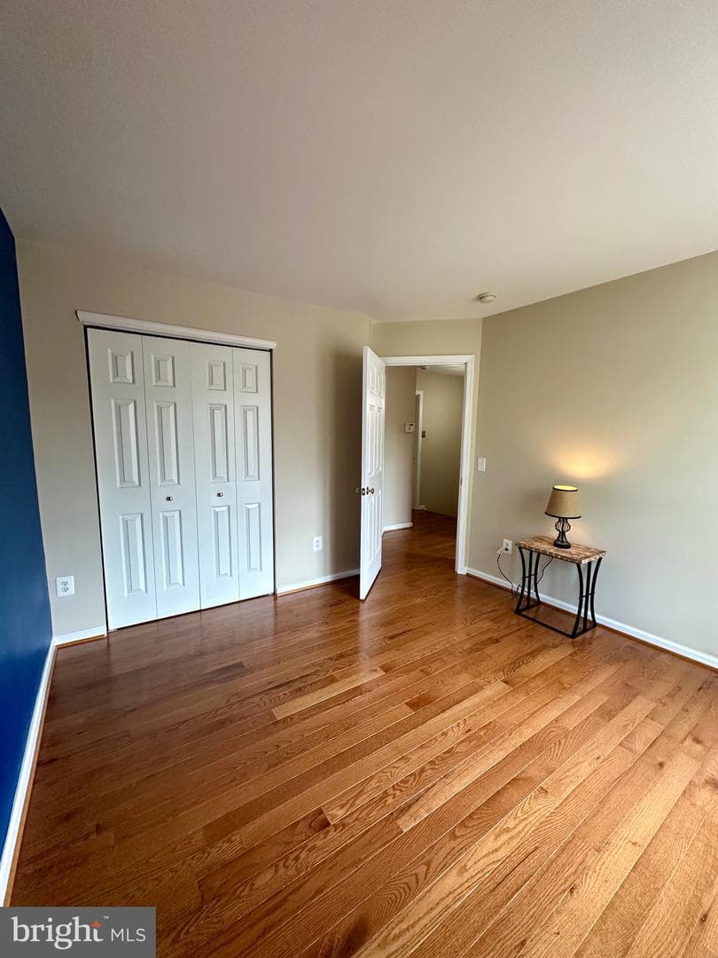 301 Devon Court photo 27