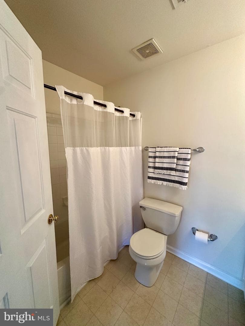 301 Devon Court photo 29