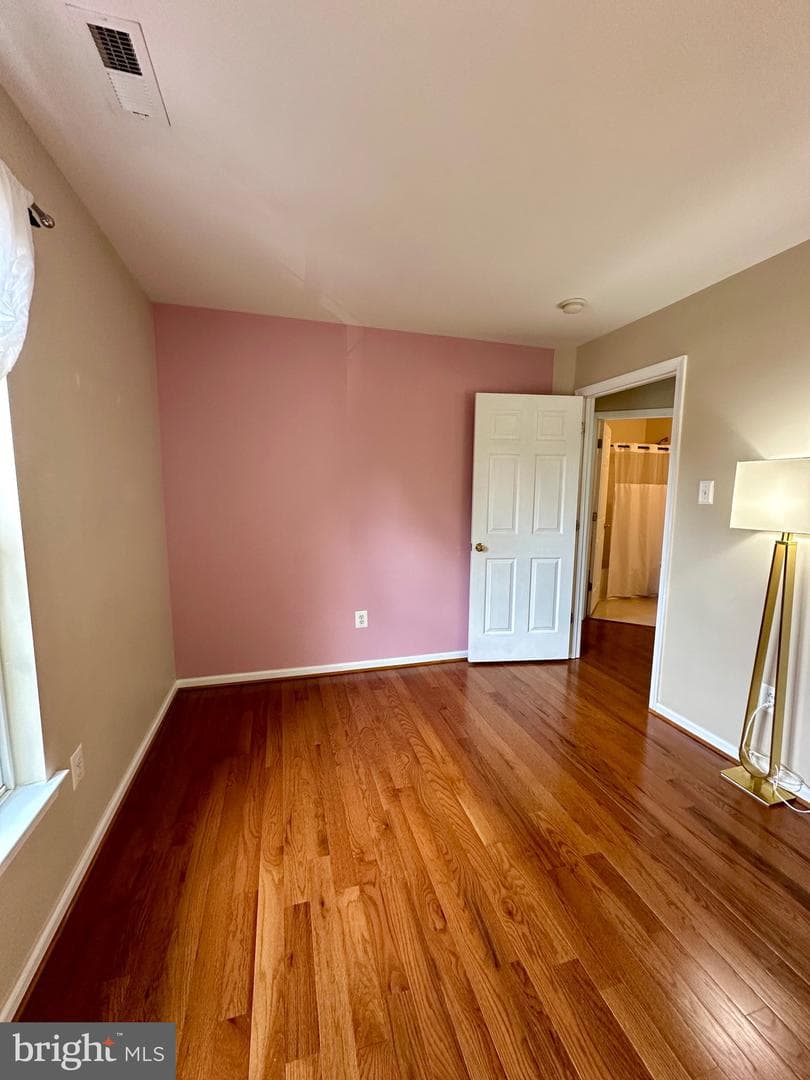 301 Devon Court photo 31
