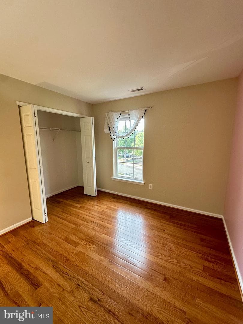 301 Devon Court photo 32