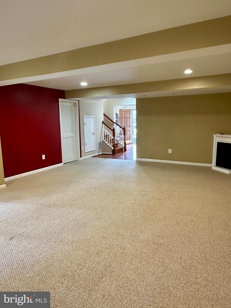 301 Devon Court photo 34