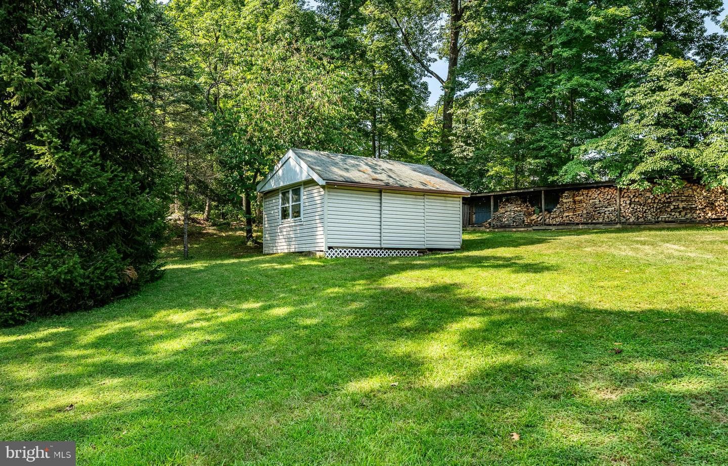 14 Spring Mount Road photo 31