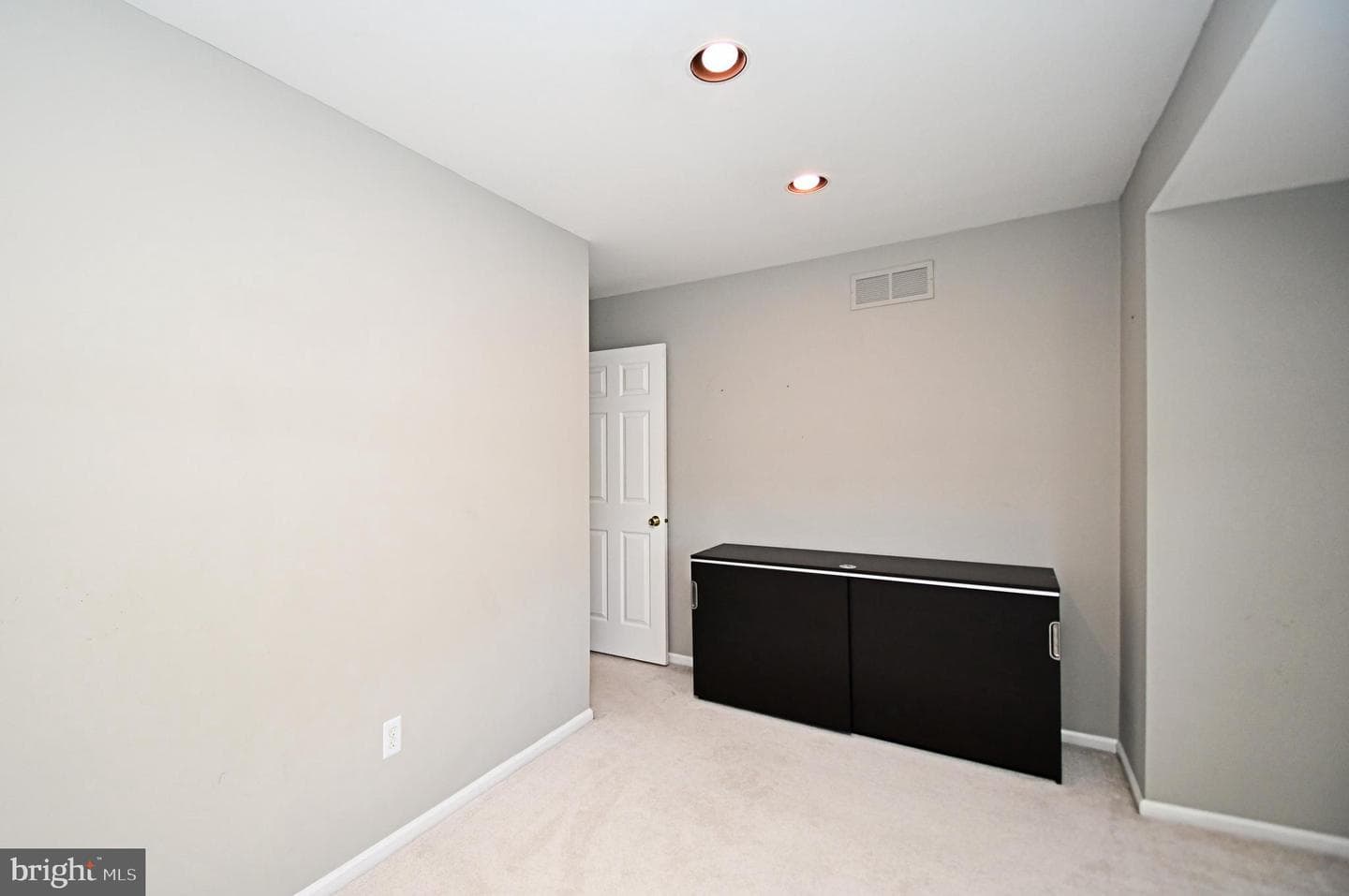 102 Gwynmont Drive photo 50