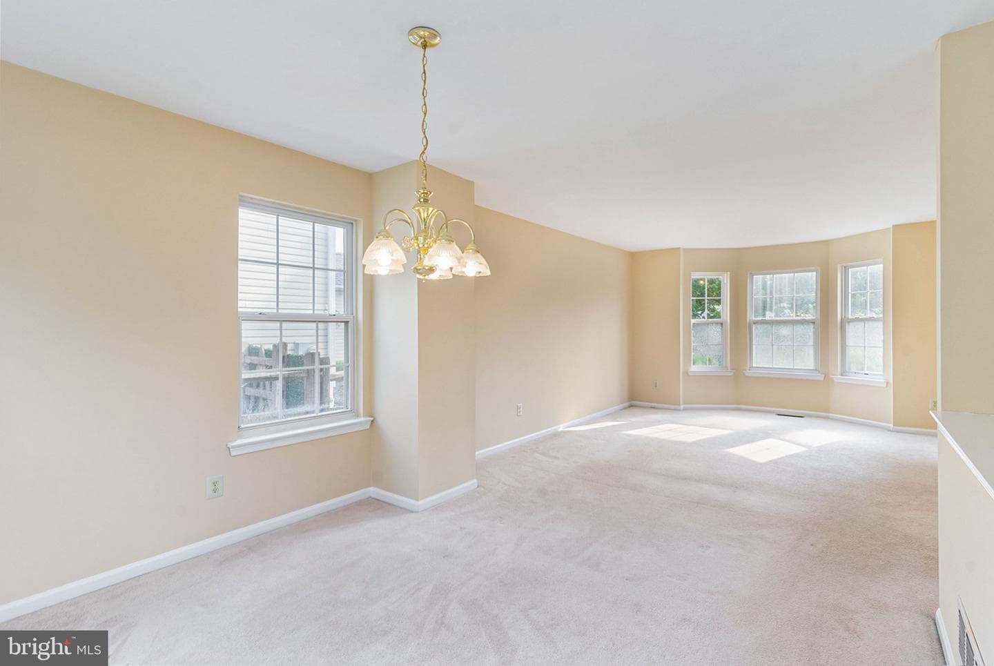 605 Stewart Road photo 10