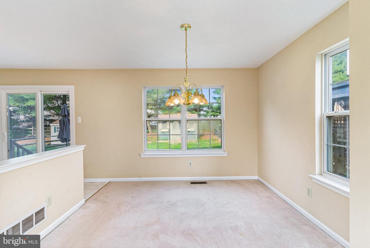 605 Stewart Road photo 12