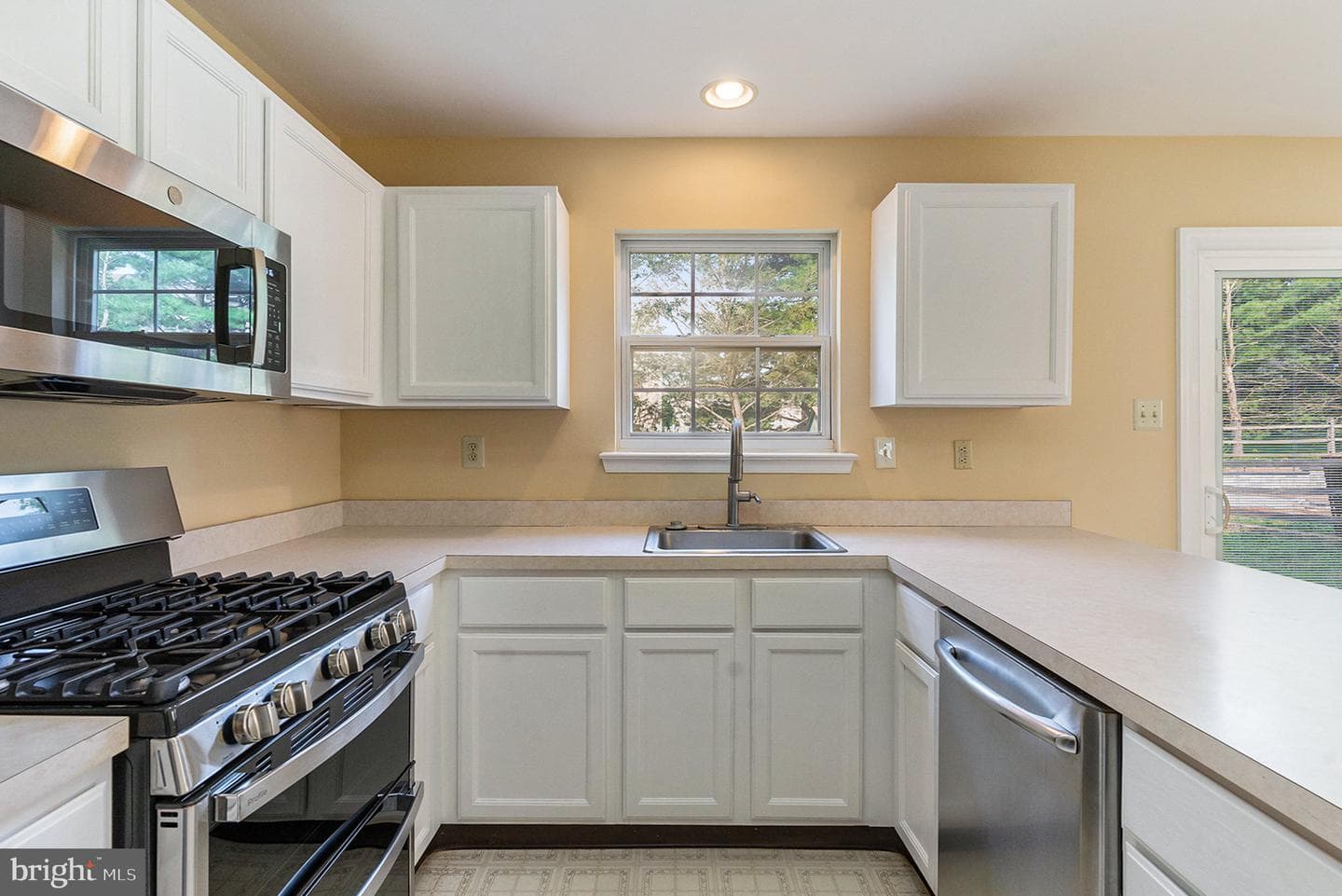 605 Stewart Road photo 17