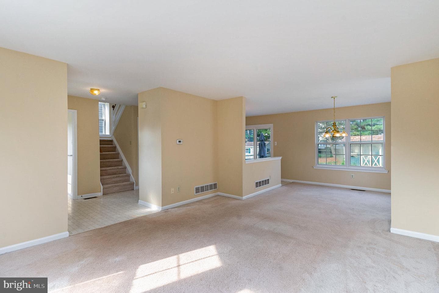 605 Stewart Road photo 9