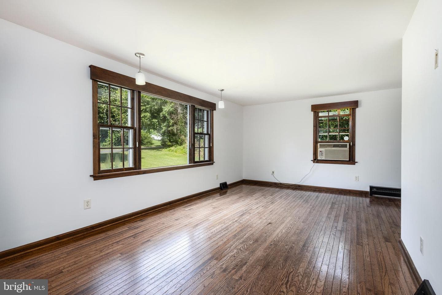 7634 Brookfield Road photo 13