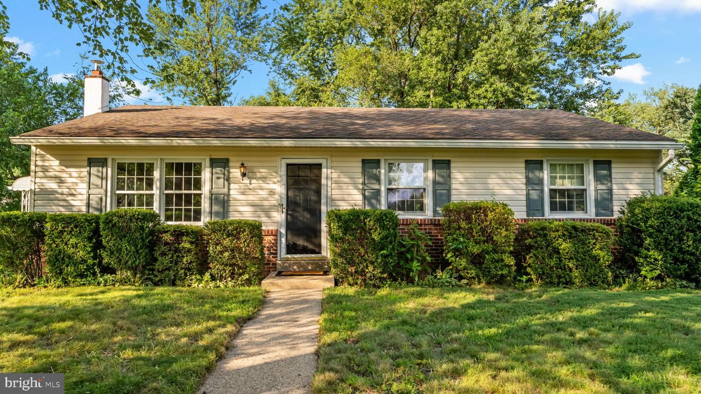 2441 Winding Lane photo 2