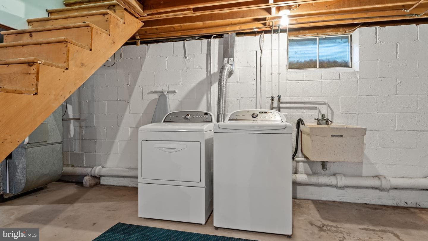 2441 Winding Lane photo 22