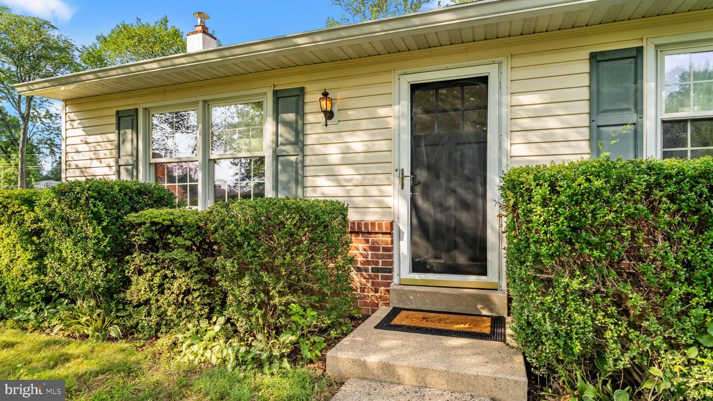 2441 Winding Lane photo 3