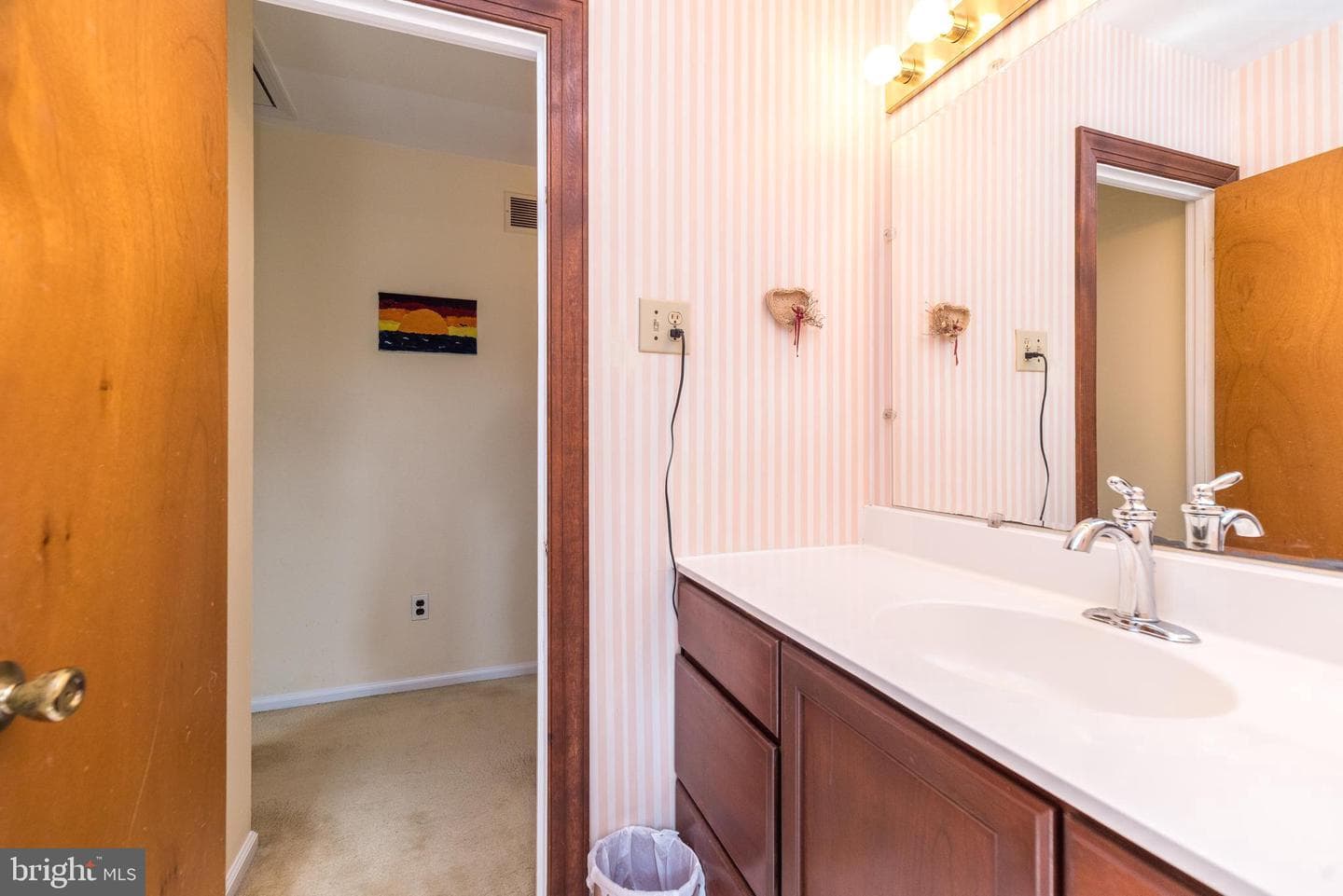 875 Laurel Lane photo 32