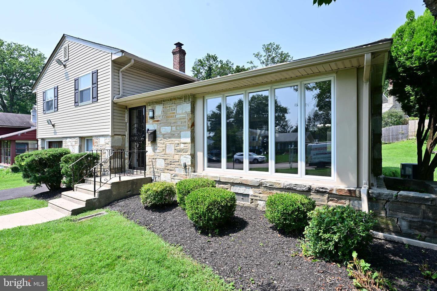 446 Twickenham Road photo 2