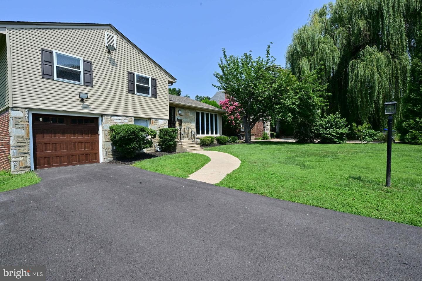 446 Twickenham Road photo 3